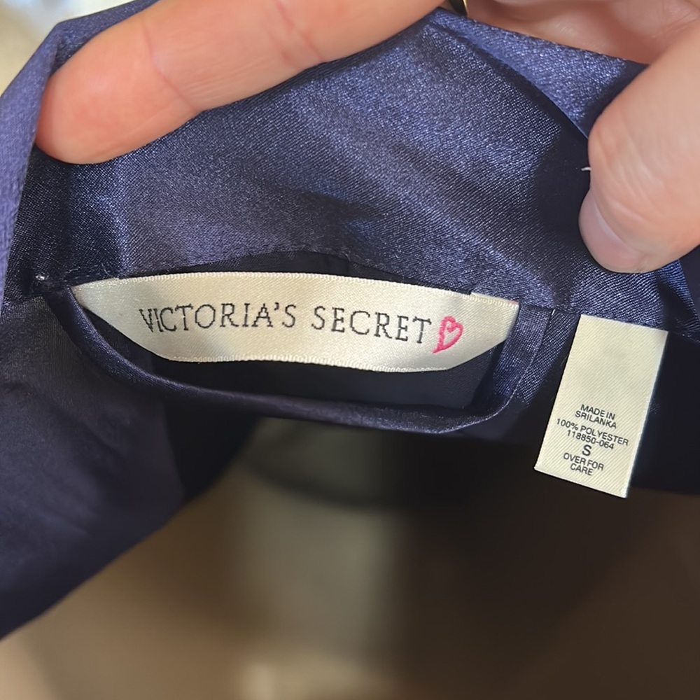 Victoria’s Secret vintage 1996 satin blue gold pocketed long sleeve/length robe - Picture 10 of 11